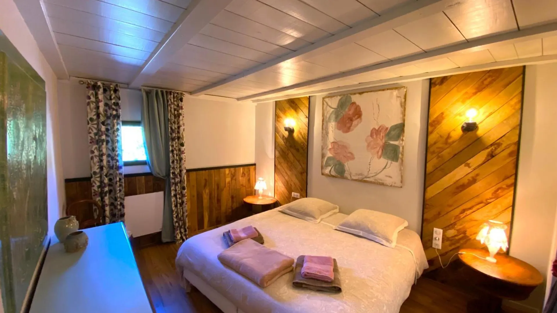 ベッド・アンド・ブレックファスト Les Monts D'Amara, Ressourcement, Nature, Sante Campuac