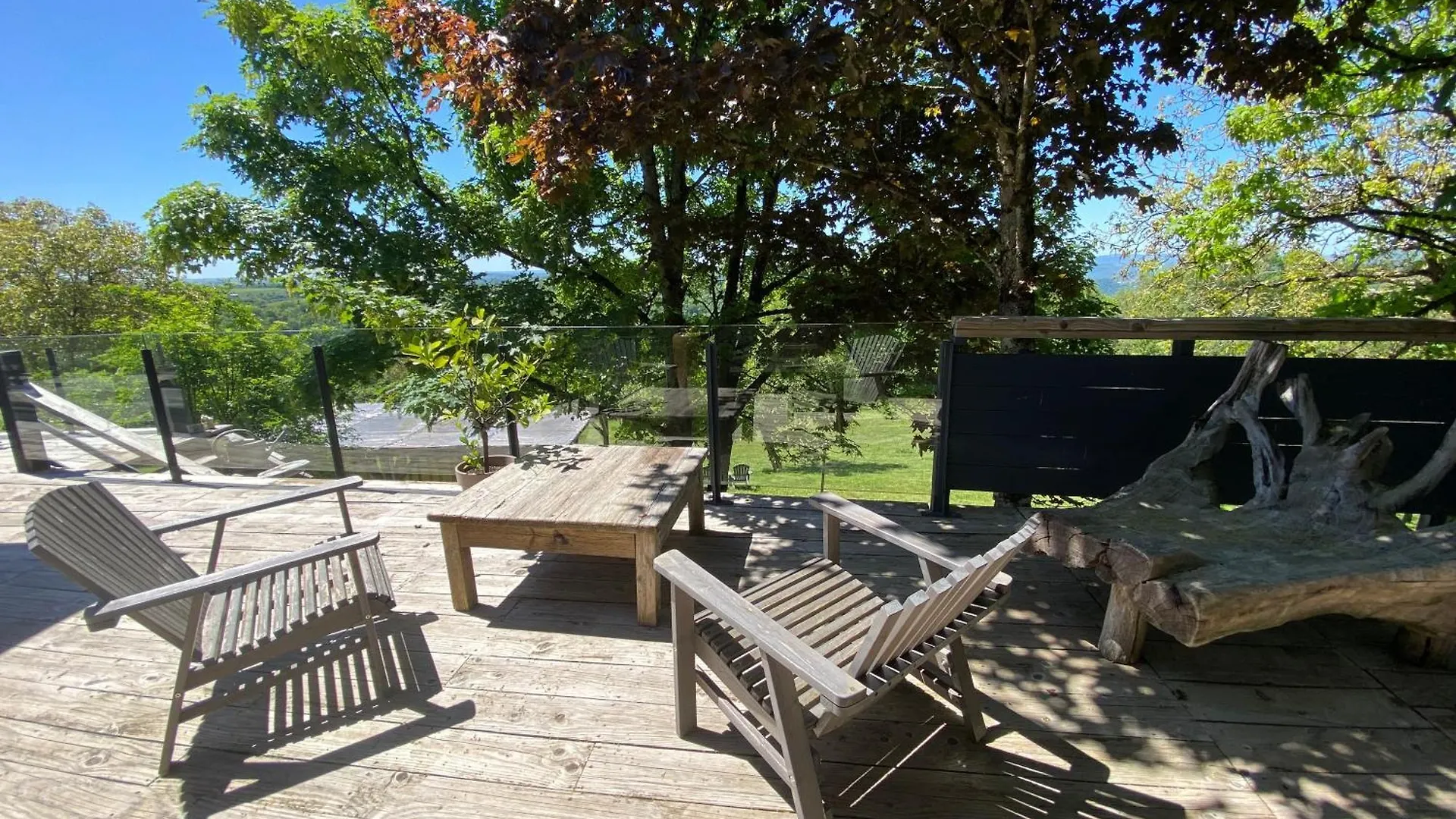 Les Monts D'Amara, Ressourcement, Nature, Sante Campuac ベッド・アンド・ブレックファスト